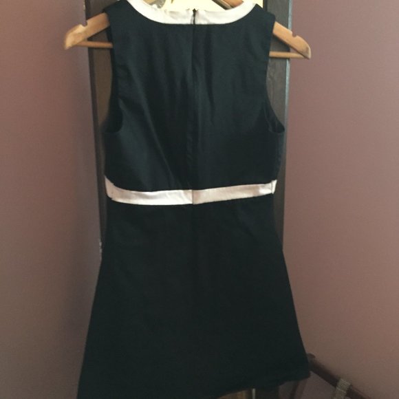 Anne-x Sleeveless Dress - Picture 3 of 6